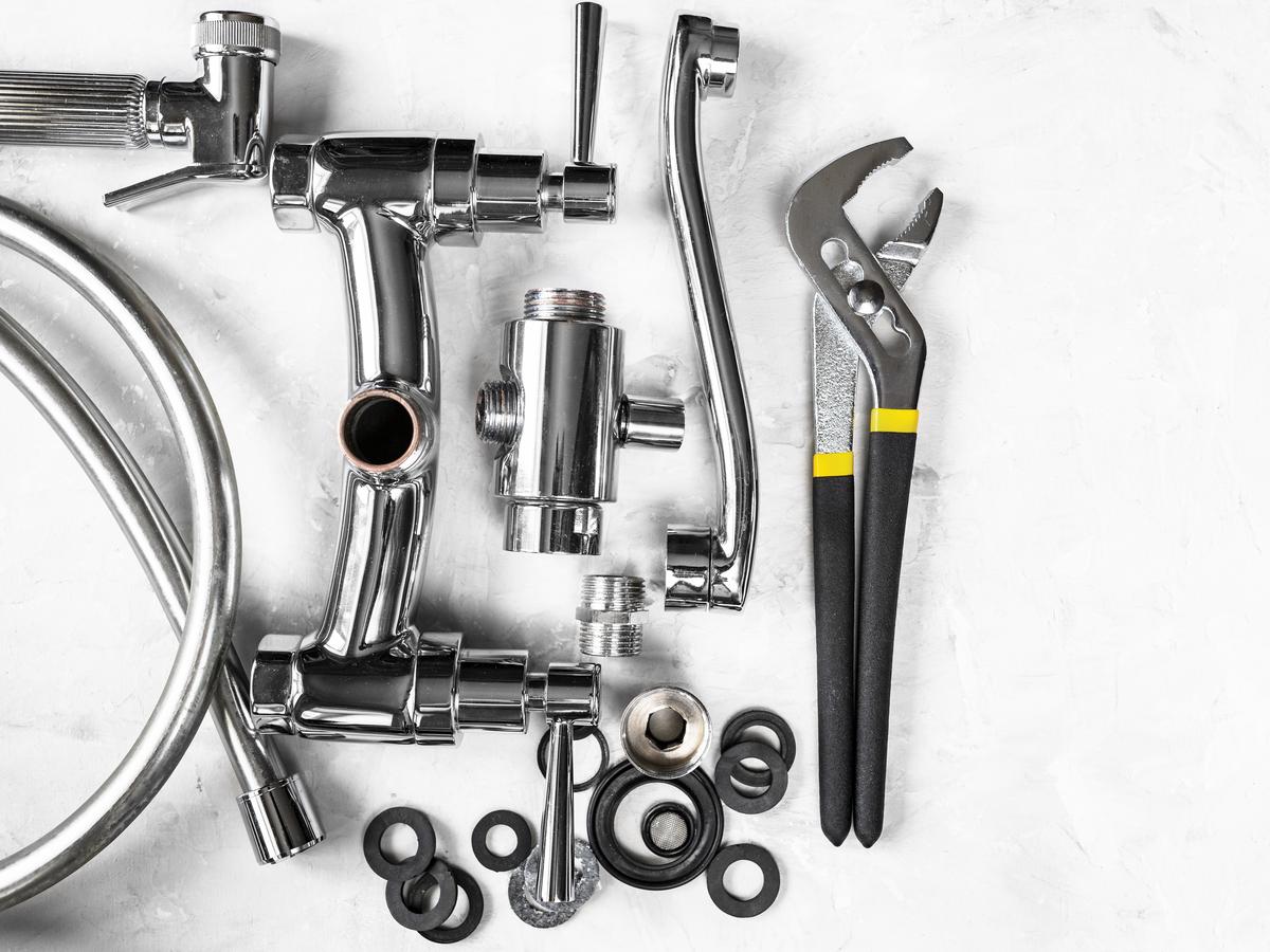 DIY Plumbing vs. Hiring a Professional: When to Call the Experts